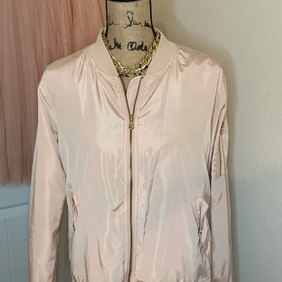 Women’s Bomber - Picture 4 of 4